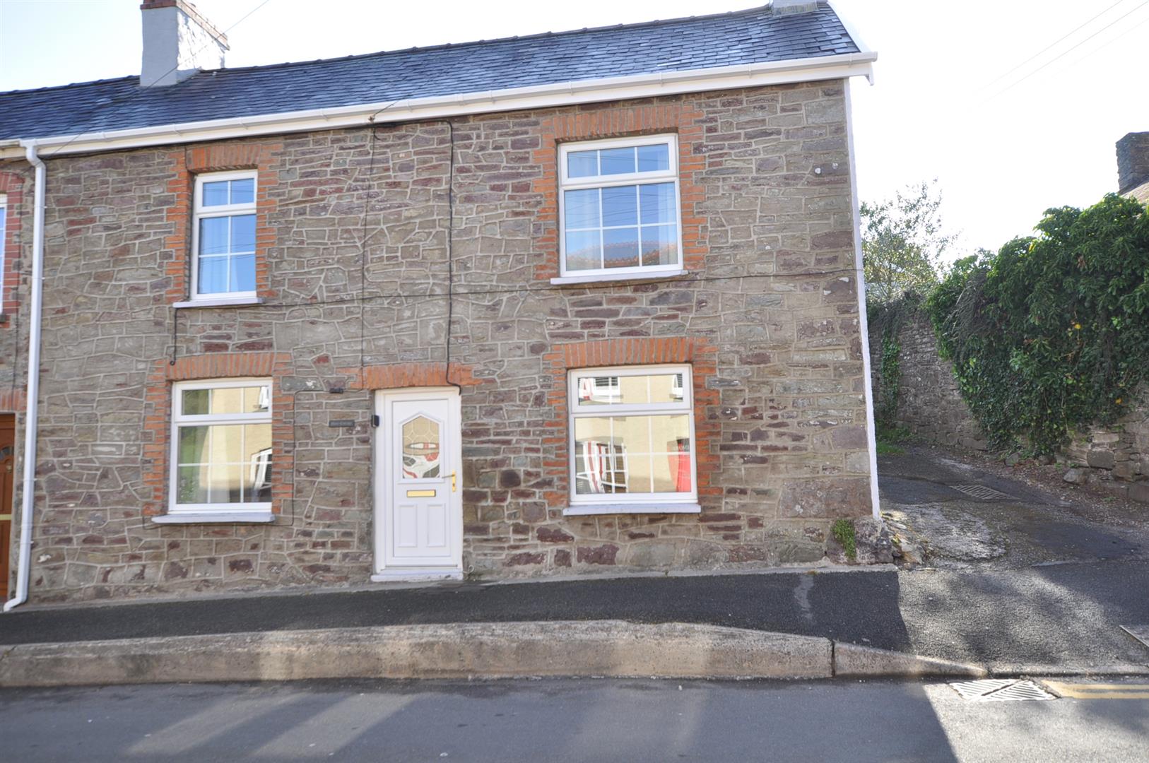 Moir Cottage, Laugharne, Carmarthen Terry Thomas & Co Estate Agents in Carmarthenshire West Wales
